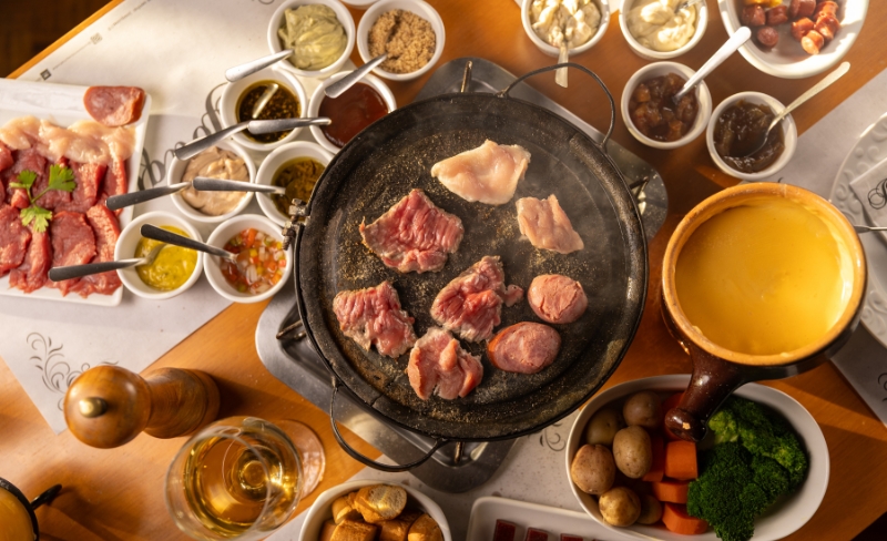 Joaquina Fondue: Sequência Premium com Carnes Nobres